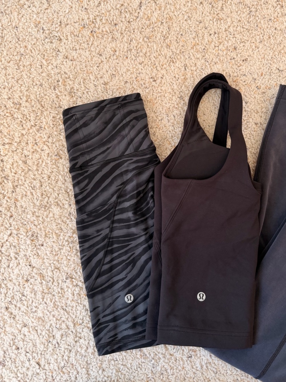 Lululemon size 2 bundle - Picture 4 of 7